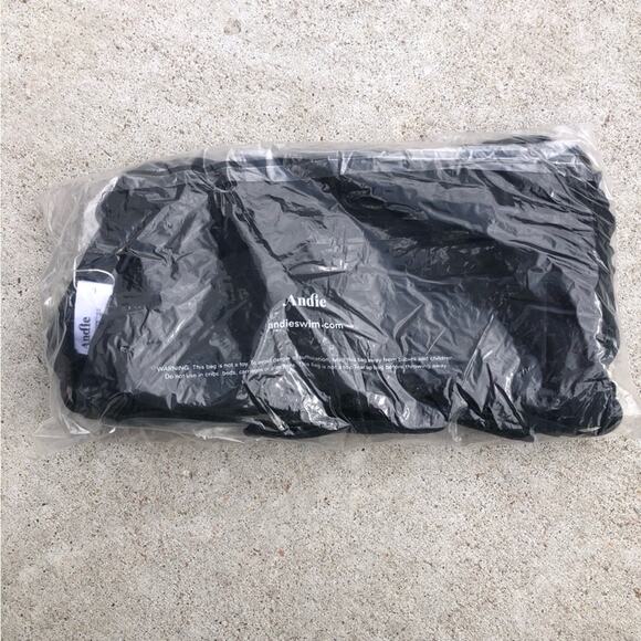 Andie Swim The Belmar One Piece V-Neck Belted Suit Solid Black Size Large - Picture 5 of 5